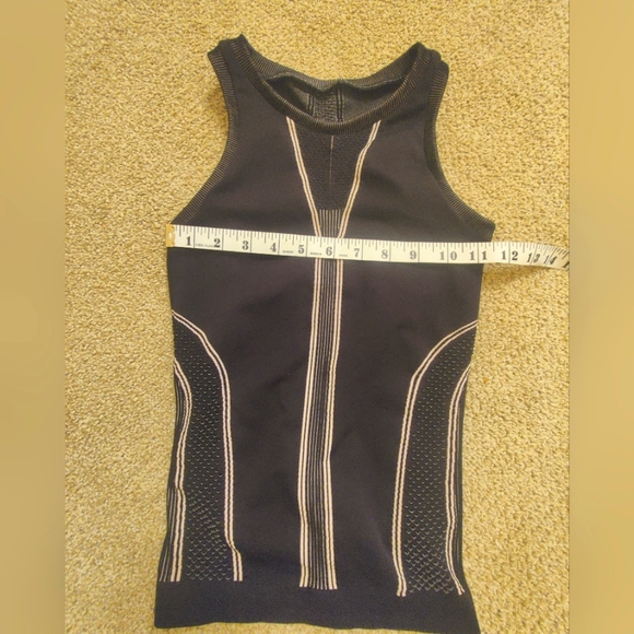 Carbon 38 Workout Tank XS - Picture 7 of 10
